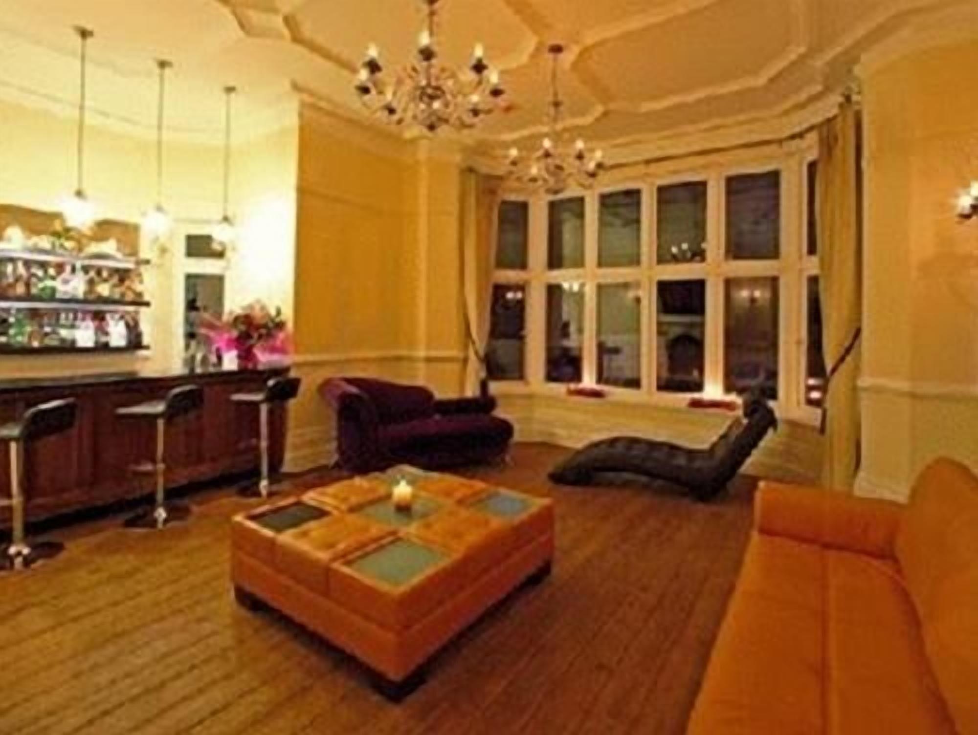 Space Boutique B&B - With Free Private Car Park Llandudno Exterior foto